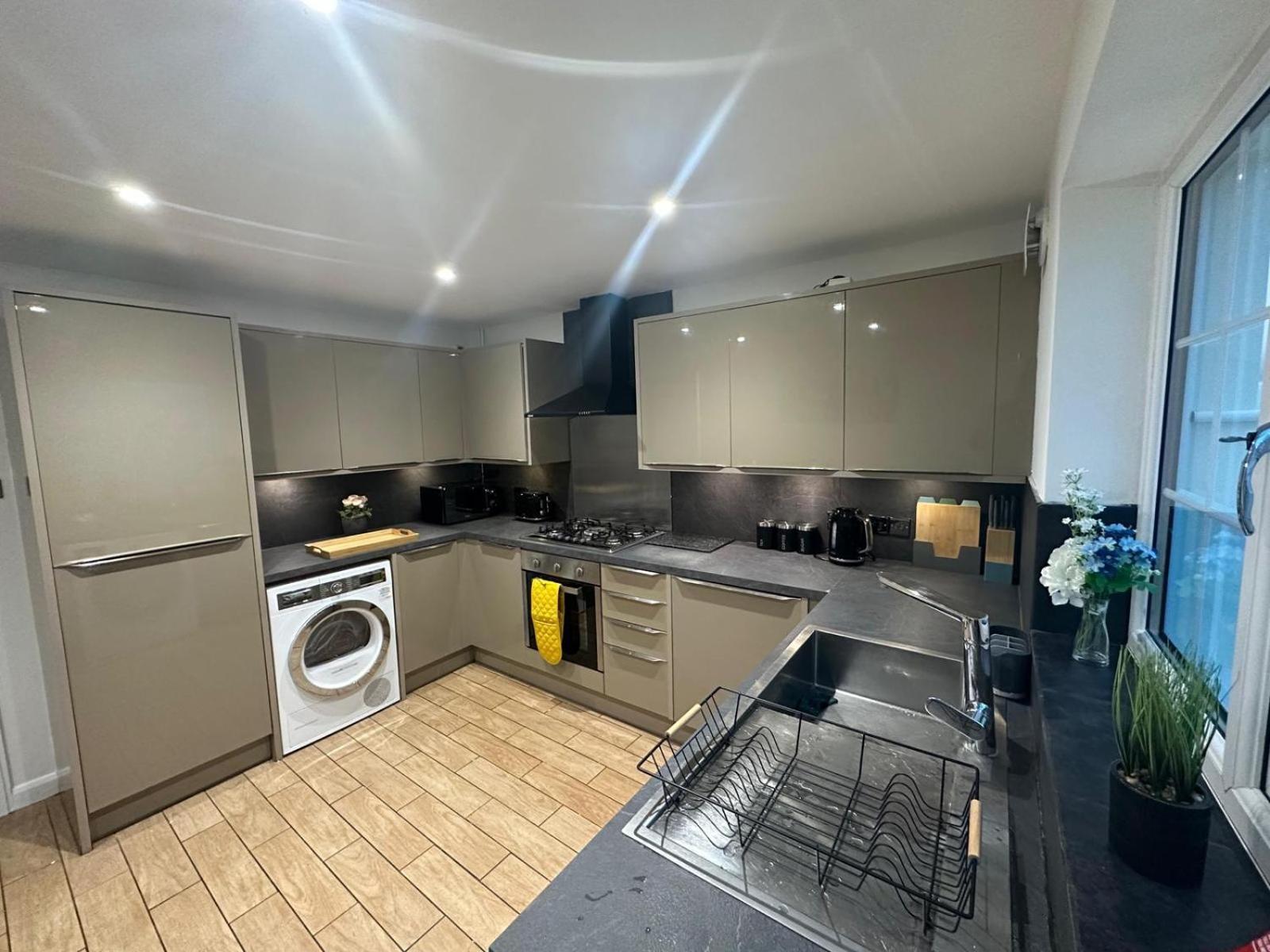 Rooms In Stylish House Milton Keynes Esterno foto