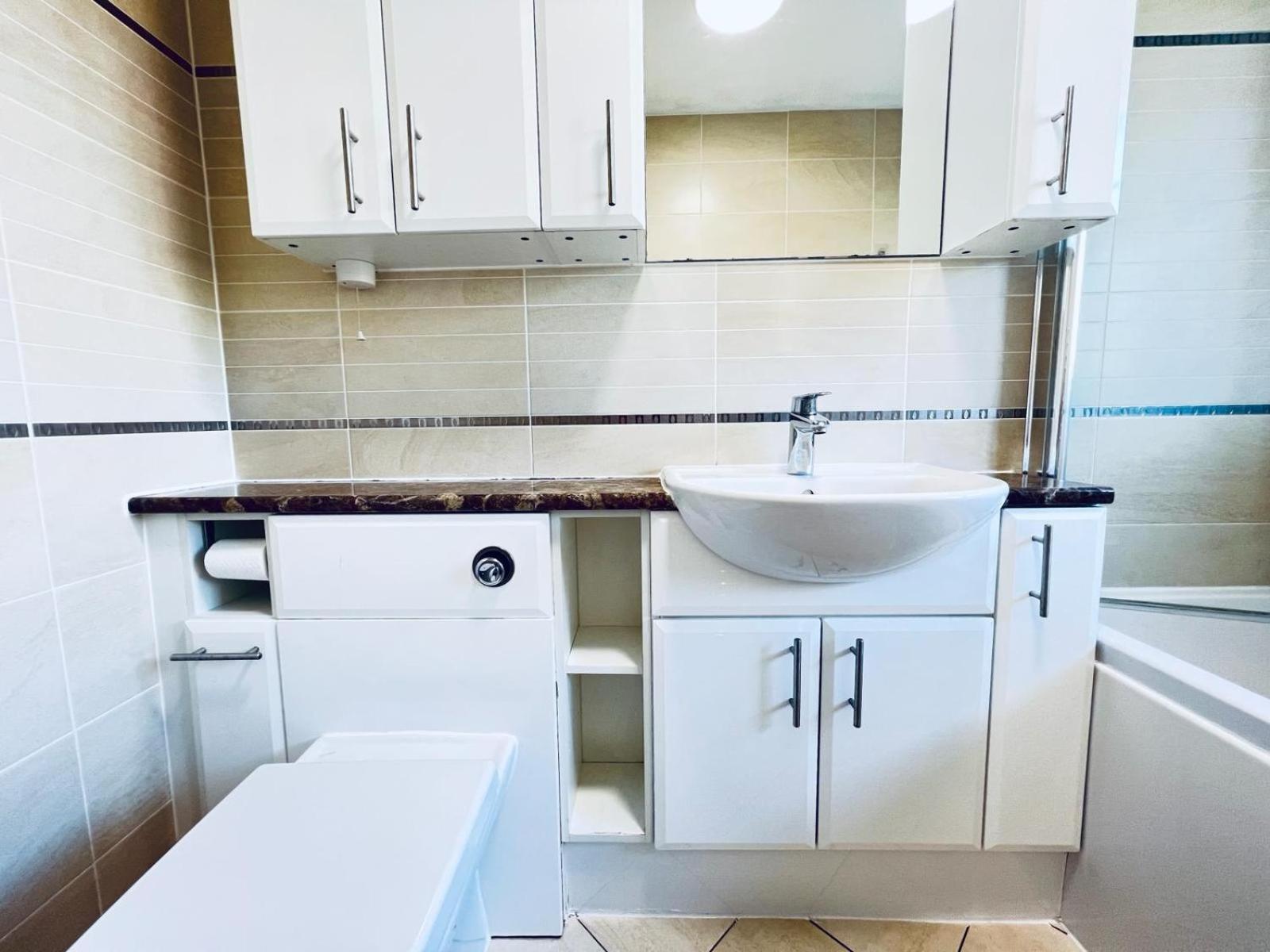 Rooms In Stylish House Milton Keynes Esterno foto