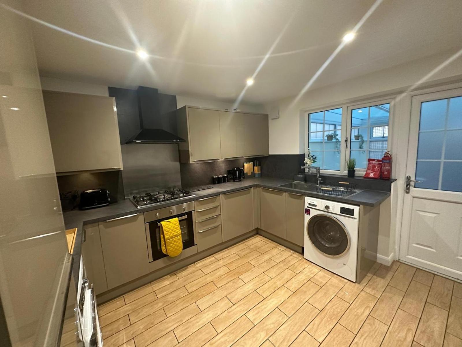 Rooms In Stylish House Milton Keynes Esterno foto