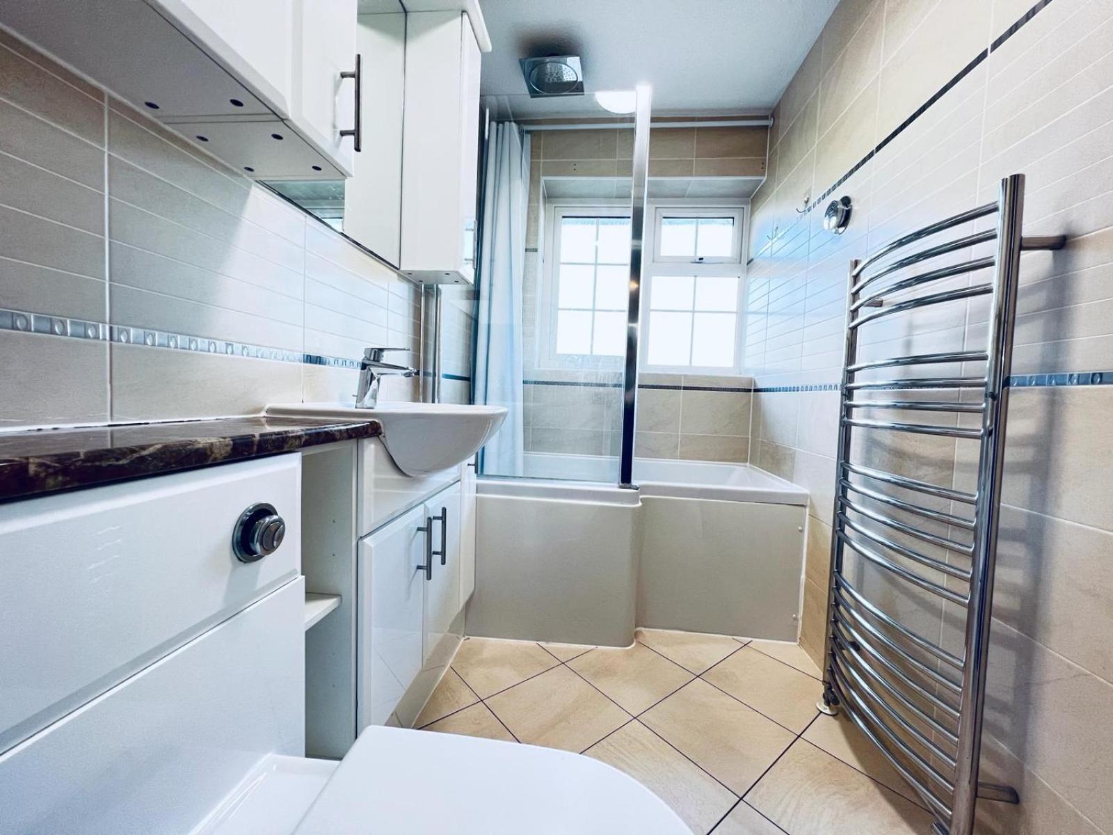 Rooms In Stylish House Milton Keynes Esterno foto